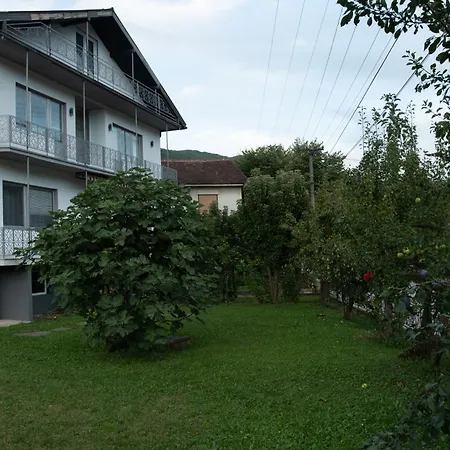 Holiday home Vikend Kuca Zivkovic